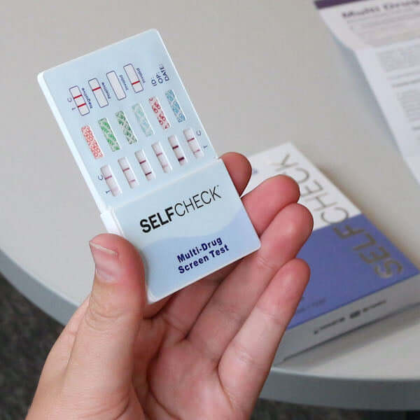 Reading the results for SELFCHECK Multi Drug Test